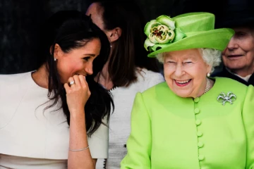 ராணி எலிசபெத்தை பெருமையாக பேசிய மேகன் மார்க்கல்! அரச பட்டங்கள் பறிபோகும் பயமா?