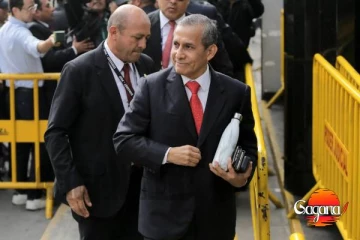 හිටපු ජනපතිවරයෙකුට සහ ඔහුගේ බිරිඳට වසර 15ක සිර දඬුවම්