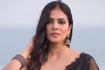 ட்ரான்ஸ்பரண்ட் உடையில் எல்லை மீறும் மாளவிகா மோகனன்.. வர்ணிக்கும் இளசுகள்!!