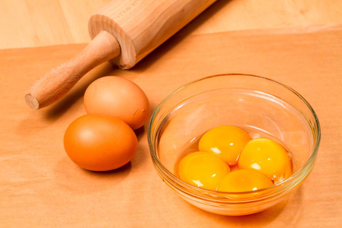 முட்டை மஞ்சள் கரு சாப்பிடலாமா? கூடாதா? அவசியம் தெரிந்து கொள்ளவேண்டியவை | What Is The Benefits Of Eating Egg Yellow Yolks முட்டை மஞ்சள் கரு சாப்பிடலாமா? கூடாதா? அவசியம் தெரிந்து கொள்ளவேண்டியவை | What Is The Benefits Of Eating Egg Yellow Yolks