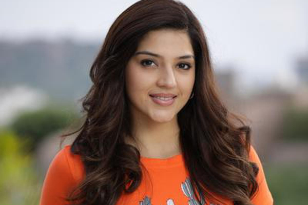 பட்டாஸ் பட நடிகைக்கு என்னாச்சு.. இப்படி அடையாளம் தெரியாமல் மாறிட்டாரே | Mehreen Pirzada Slim Look Photos