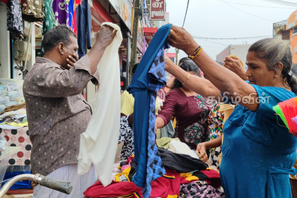 நாடளாவியரீதியில் சூடு பிடித்துள்ள பண்டிகைக்கால வியாபாரம் | Festive Season Business Is Booming In Mannar