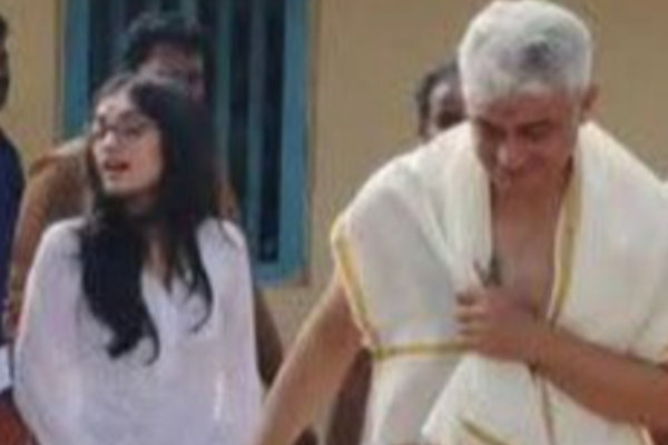 கோவிலில் மகள் உடன் நடிகர் அஜித்.. ரசிகர்களுக்காக செய்த விஷயம்! வைரல் வீடியோ | Ajith At Kerala Temple See Video