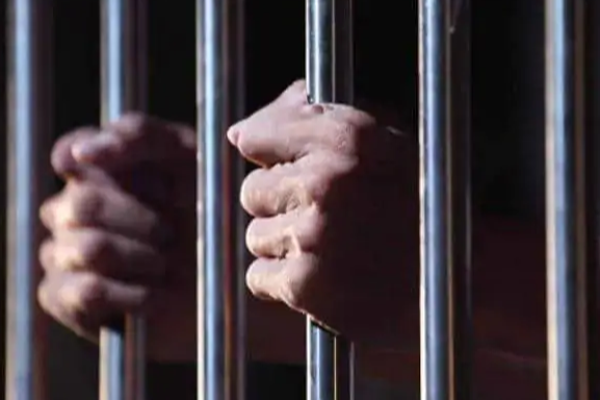 வைகைப்புயல் வடிவேலு  பட நடிகருக்கு ஆயுள்தண்டனை! | Vaigai Vadivelu Sentenced To Life Imprisonment