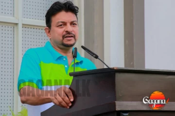 ගුරුන්ටත් අකුරු වරදිනවා - ලෝවැඩ සඟරාවේ කවියක් වැරදියට කියපු මහින්ද කියන කතාව