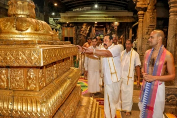 குடும்பத்துடன் பிரபல ஆலய தரிசனத்திற்கு செல்லும்  பிரதமர் மகிந்த!