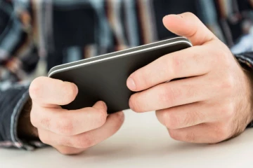 தந்தை கேம் இல் மூழ்கியதால் பரிதாபமாக உயிரிழந்த குழந்தை