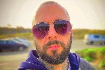 வாசலில் வந்து நின்ற அழகிய இளம்பெண்... உண்மை தெரிந்ததும் நடுங்கிப்போன பிரித்தானியர் செய்த செயல்