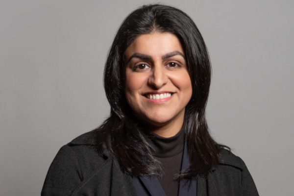 பிரித்தானியாவில் இனி நிரந்தர புகலிடம் கிடையாது: உள்துறைச் செயலரின் அதிரடி திட்டம் | Uk Plans To Limit Refugees To Temporary Stay பிரித்தானியாவில் இனி நிரந்தர புகலிடம் கிடையாது: உள்துறைச் செயலரின் அதிரடி திட்டம் | Uk Plans To Limit Refugees To Temporary Stay