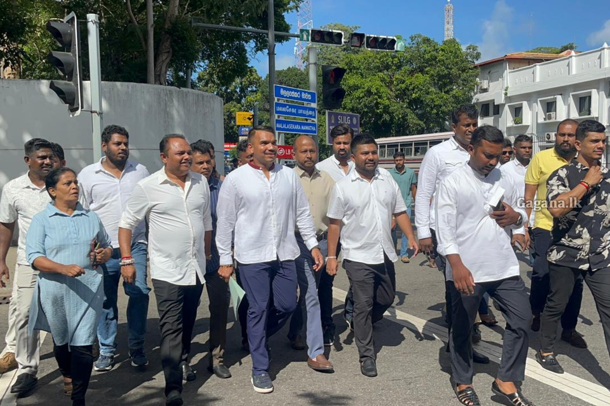 මීට සුළු මොහොතකට පෙර නාමල් රාජපක්ෂ FCIDයට - තීරණාත්මක දවසක්  | Namal Rajapaksa Appears Before Bribery Commission