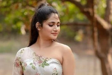 ஹரீஷ் கல்யாணின் திருமண வரவேற்பு விழாவில் படுகவர்ச்சி உடையில் வந்த லாஸ்லியா... - வாயடைத்த ரசிகர்கள்