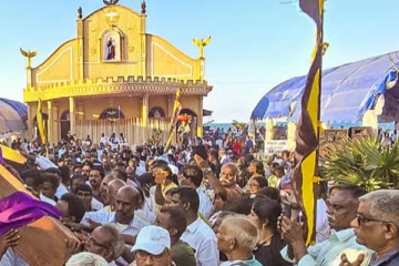 புனித அந்தோனியார் ஆலய வருடாந்த திருவிழா ; கச்சதீவில் குவிந்த இந்திய - இலங்கை பக்தர்கள்