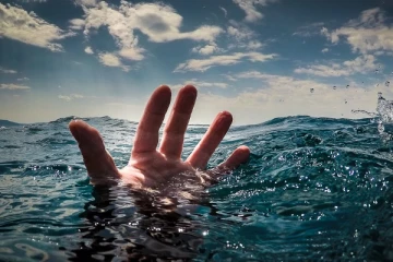 நீச்சல் குளத்தில் மூழ்கி 5 வயது குழந்தை பலி