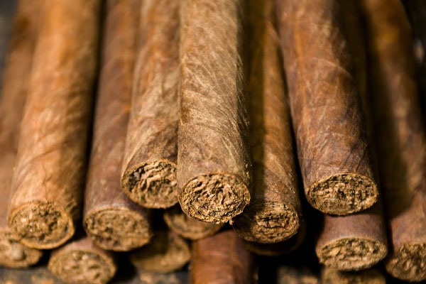 பீடியின் விலையை அதிகரிக்க கோரிக்கை | Demand To Increase The Price Of Beedi