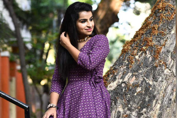 பிரியங்காவிற்கு ஏற்பட்ட பரிதாபநிலை! அடுத்தடுத்து பறிபோகும் ஆங்கரிங் வாய்ப்பு... இனி சூப்பர் சிங்கர் ஆங்கர் இவர்தான் | Bigg Boss Priyanka Super Singer Host Postion