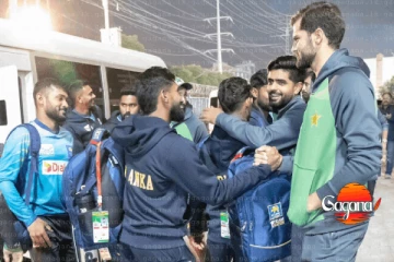 බෝම්බ බිය නොකතා ශ්‍රී ලංකාව පළමුව පන්දු රැකීමට තීරණය