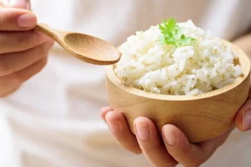 சாதத்தை மீண்டும் சூடுபடுத்தி உண்பவரா நீங்கள்? காத்திருக்கும் ஆபத்து!