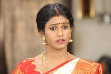புடவையில் ஜொலிக்கும் நடிகையா இது? கவுனில் வெண்ணிலா வெளியிட்ட புகைப்படம்