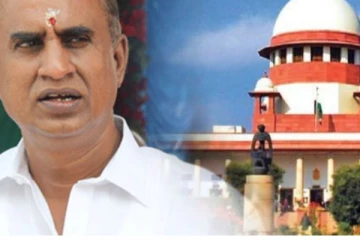 எஸ்.பி.வேலுமணிக்கு எதிரான வழக்கு : ஒத்திவைத்த உச்ச நீதிமன்றம்