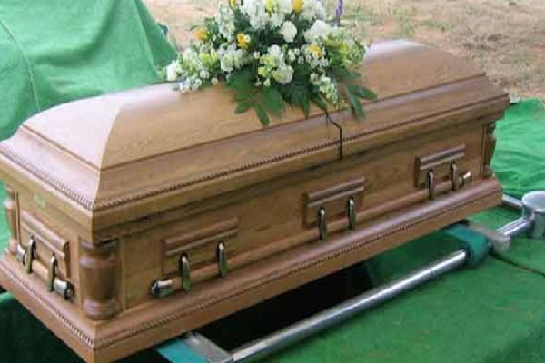 சவப்பெட்டியால் வெடித்த சர்ச்சை ; தாயிற்காக 15 கோடி செலவழித்த மகன் | Coffin Sparks Controversy சவப்பெட்டியால் வெடித்த சர்ச்சை ; தாயிற்காக 15 கோடி செலவழித்த மகன் | Coffin Sparks Controversy