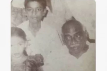 காமராஜர் அருகில் இருக்கும் அந்த பிரபல நடிகர் யார் தெரியுமா?..உள்ளே பாருங்க