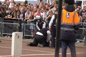 பிரித்­தா­னி­ய முடி­யாட்­சியை எதிர்த்த யுவதிக்கு நேர்ந்த கதி!