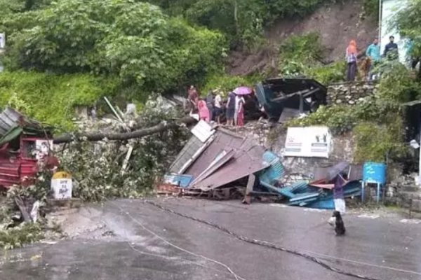 ஒட்டுமொத்த ஊரே மண்ணில் புதையும் அபாயம்; அசாதாரண மாற்றம் - அல்லாடும் மக்கள் | Joshimath City Condition