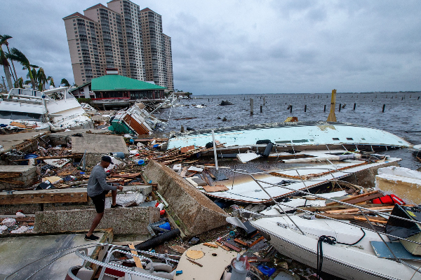 அமெரிக்காவின் புளோரிடாவில் சூறாவளியினால் கடுமையான பாதிப்பு! | Severe Damage Caused By The Hurricane In Florida