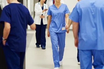 ஆண்நோயாளிக்கு பாலியல் தொல்லை கொடுத்த இந்திய தாதி; பிரம்படி கொடுத்த நாடு!