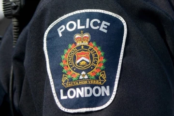 மக்கள் கூட்டத்தினிடையே இளைஞருக்கு ஏற்பட்ட துயரம்