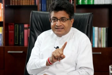 எரிபொருள் விலை அதிகரிப்பையடுத்து சொற்போரால் அதிரும் 'மொட்டு' கூட்டணி!