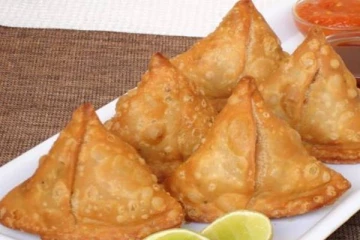 உலகில் இந்த இடத்தில் சமோசாவை சாப்பிடவே கூடாதாம்.. ஏன் தெரியுமா?