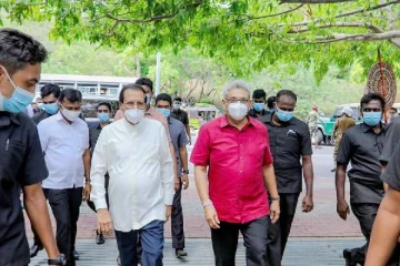 பிரதமர் பதவிக்காக மூவரின் பெயர் பரிந்துரை