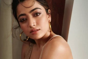 நடிகை ராஷ்மிகா மந்தனாவா இது!! மயக்கும் புகைப்படத்தால் மிரண்டு போகும் ரசிகர்கள்..