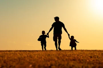 தந்தையர் தினம்; தாயையும் உன்னில் கண்டேன் அன்பாலே