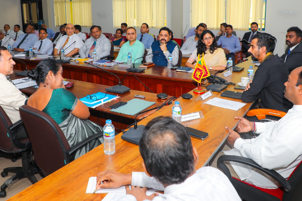 10 ஆயிரம் வீட்டுத் திட்டம் வெகுவிரைவில் ஆரம்பம் : எட்டப்பட்டது இறுதி இணக்கப்பாடு (Photos) | 10000 Homes For Upcountry People