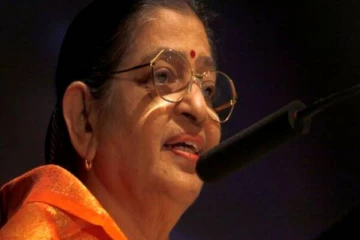 பின்னணி பாடகி பி.சுசீலா மருத்துவமனையில் திடீர் அனுமதி