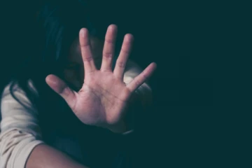 අවුරුදු 6ක දියණියට අතවර සිදු කල 59 හැවිරිදි පාපතරයා