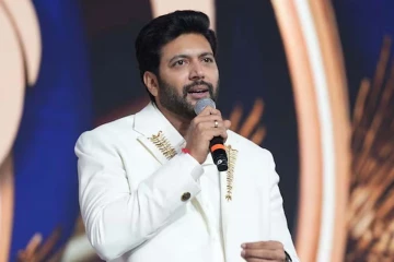 அனைவரிடமும் மண்டியிட்டு மன்னிப்பு கேட்கிறேன்... நடிகர் ரவி மோகனின் எமோஷனல் பேச்சு