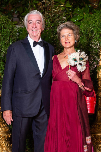 ஜேம்ஸ் பாண்ட் திரைப்பட நடிகையிடம் பண மோசடி | Former Bond Girl Loses Chf 18M