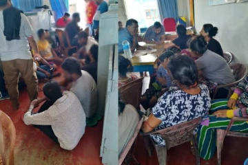 சட்டவிரோதமாக வெளிநாடு செல்ல முயற்சி: நீதிமன்றம் பிறப்பித்த உத்தரவு (PHOTOS)