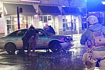 விபத்துக்குள்ளான அமெரிக்க அதிபரின் வாகனம்