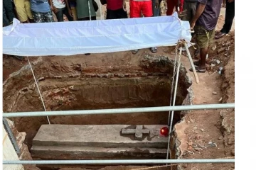 වෙන්නප්පුව දේවස්ථානයේ කින් මතුවූ අදහාගත නොහැකි දේ බැලීමට දහස් ගණන් ජනතාව ඇදේ..