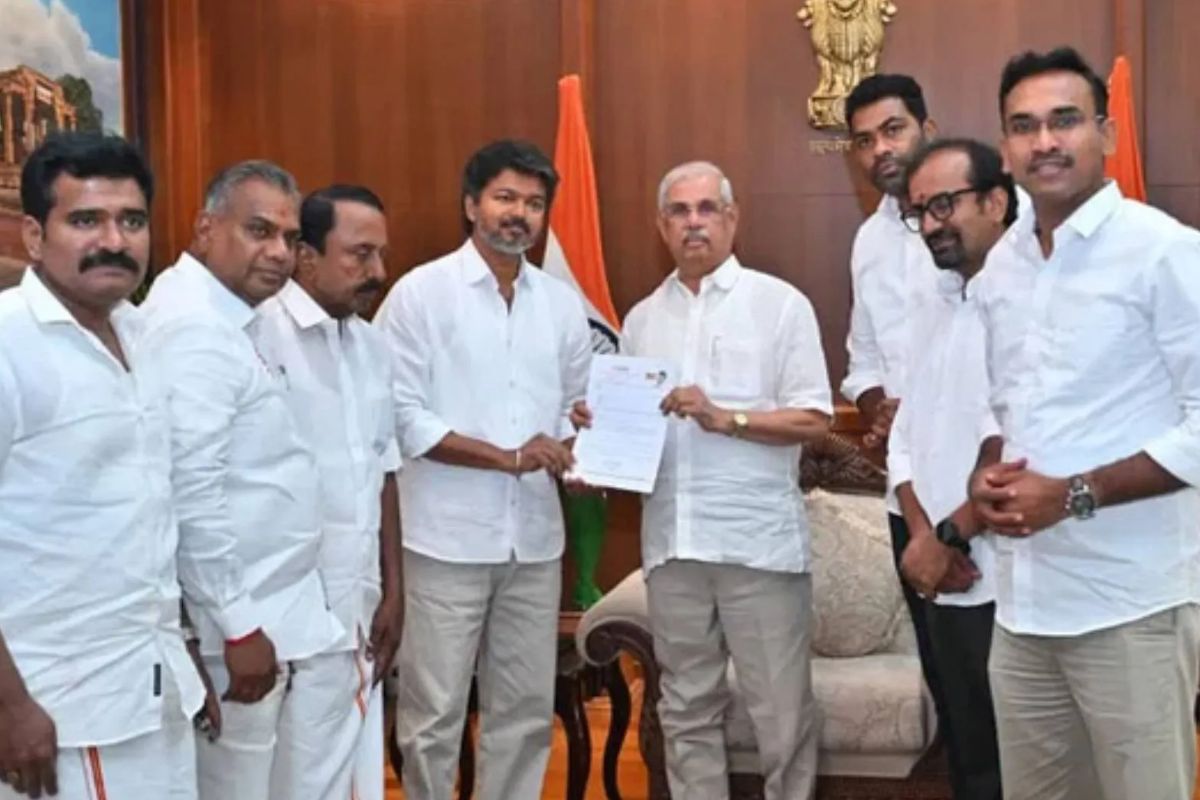 பெரும்பான்மை கட்டாயம் நிரூபிக்க வேண்டும்! விஜய்க்கு பேரிடியான தமிழ்நாடு ஆளுநரின் பதில் | Tvk Vijay Meets The Governor Again
