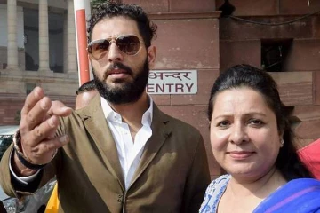 யுவராஜ் சிங்கின் தாயிடம் ரூ.40 லட்சம் கேட்டு மிரட்டிய இளம்பெண் கைது!