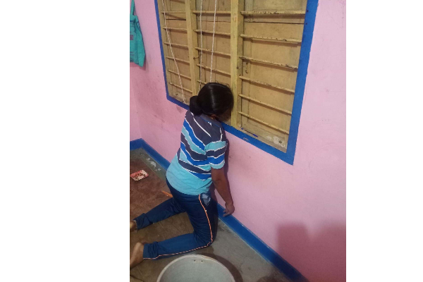 முழங்காலில் உட்கார்ந்த நிலையில் சடலமாக பெண் பொலிஸ்... நேரில் வந்த காதலருக்கு ஏற்பட்ட பேரதிர்ச்சி | Lady Constable Suicide Mystery