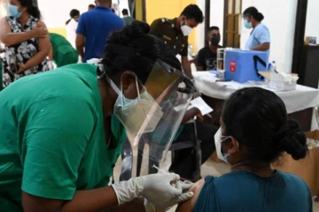60 வயதுக்கு மேற்பட்டவர்களுக்கு பூஸ்டர் தடுப்பூசி வழங்கும் நடவடிக்கை
