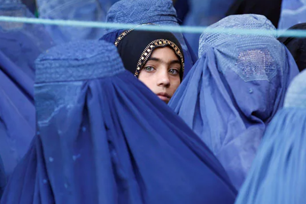 தாலிபான் அரசின் அடுத்த அடாவடி; அதிர்ச்சியில் பெண்கள்! | The Next Step Of The Taliban Band Beauty Salons