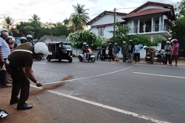 விமான நிலையத்திலிருந்து வந்த கார் விபத்து; ஒரே குடும்பத்தை சேர்ந்த மூவர் உயிரிழப்பு