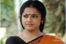 44 வயதில் முழு மேக்கப்புடன் புகைப்படத்தை வெளியிட்ட நடிகை மீனா! இதோ பாருங்க..